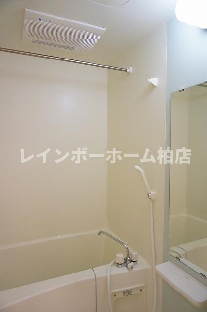 バス・シャワールーム　お風呂で日々の疲れを落としましょう