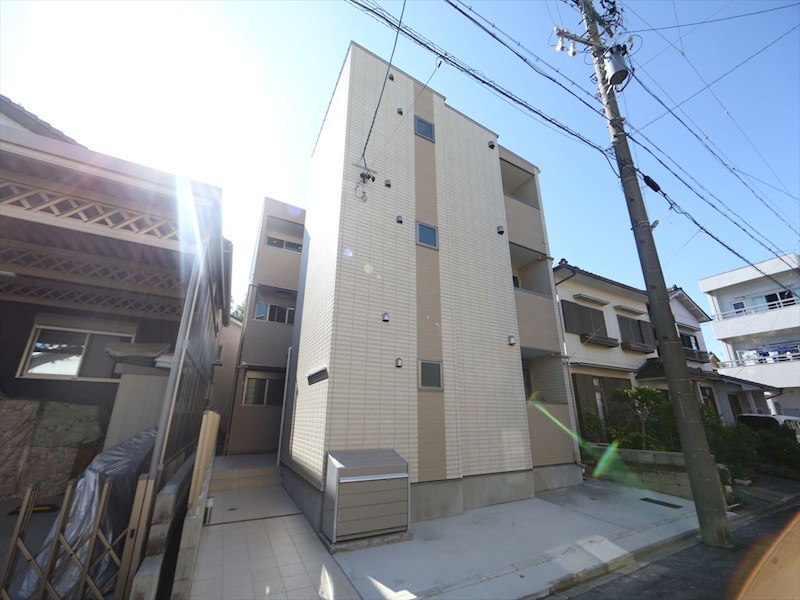 建物外観　外観　オートロック付　宅配ＢＯＸ有り