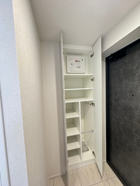 玄関　同タイプの他のお部屋