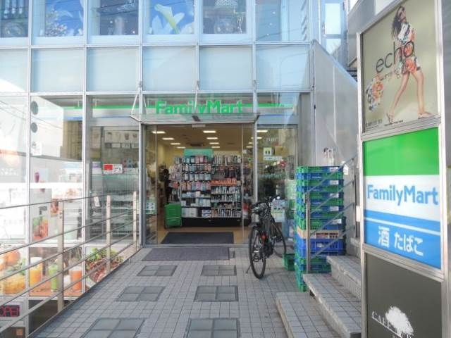 コンビニ　ファミリーマート表参道南店（コンビニ）まで435m