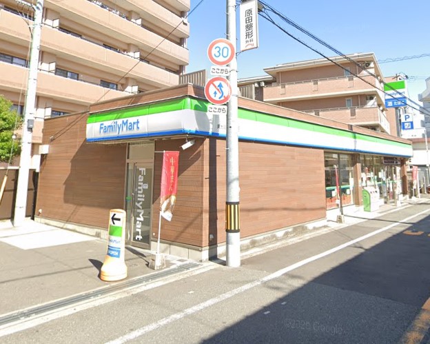 コンビニ　ファミリーマート 東大阪稲田上町店（コンビニ）まで542m