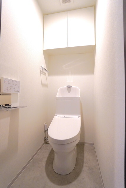 トイレ　※写真は同タイプ住戸です。