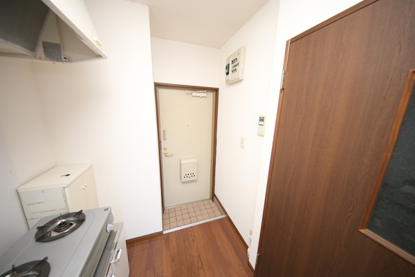 玄関　※別の階、別の部屋です