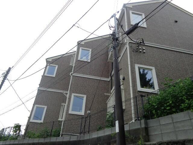 建物外観　レンガ調のオシャレな外観のア…?