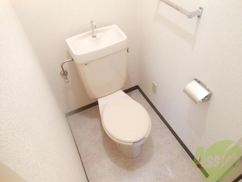 トイレ　清潔感のあるトイレですねー
