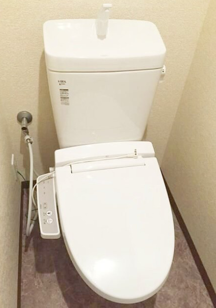 トイレ　別部屋の画像を使用しております。