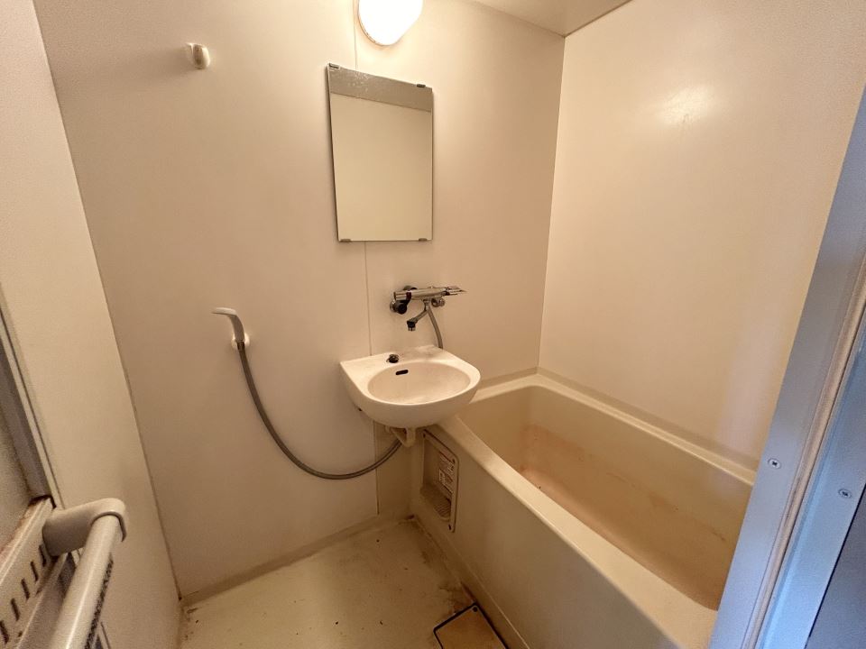 居室・リビング　家具を配置しやすいお部屋です