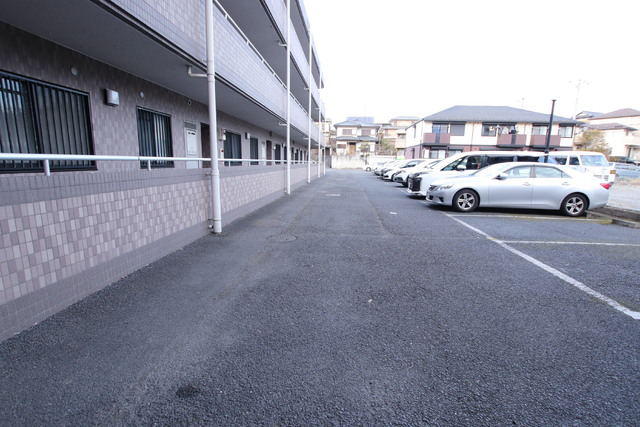 駐車場　敷地内駐車場あり（要空き確認）