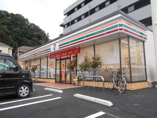 コンビニ　セブン－イレブン松戸北小金店（コンビニ）まで120m