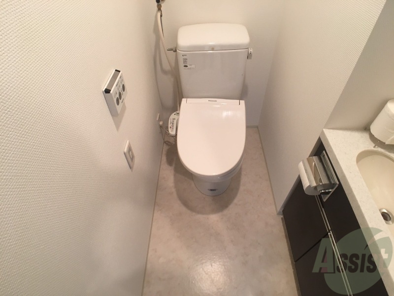 トイレ　ウォシュレット機能がついたトイレ。安心して使用できますね。