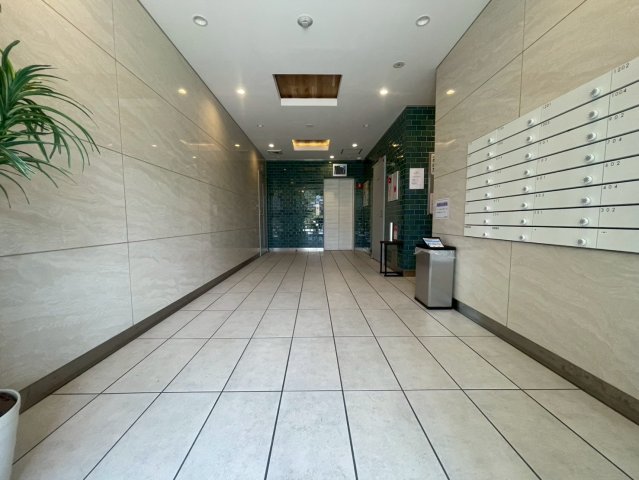 エントランス　建物の内部です
