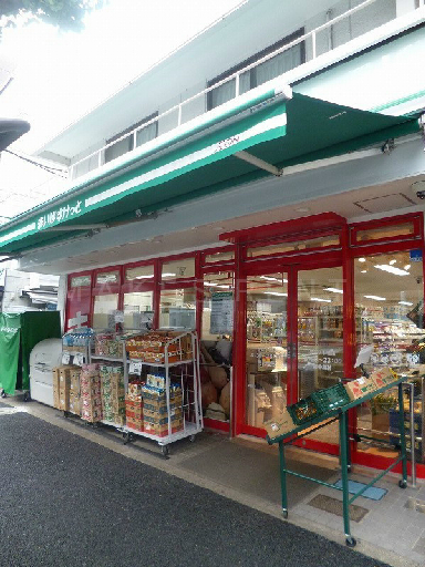 コンビニ　ファミリーマート 本駒込駅前店（コンビニ）まで714m