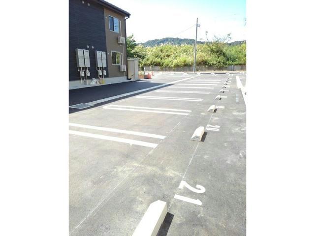 駐車場　駐車場
