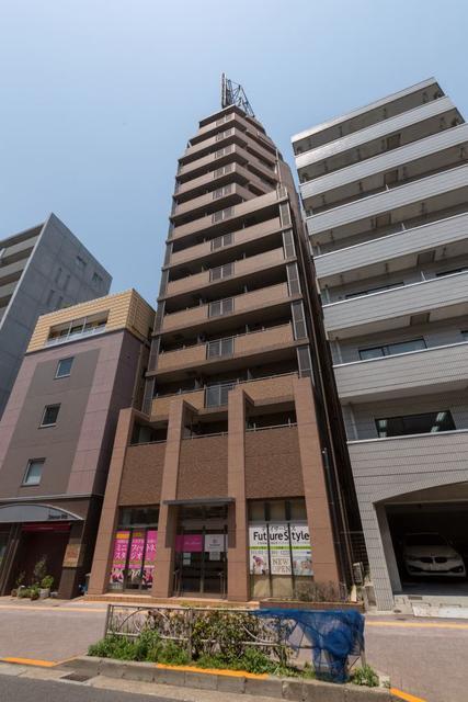 建物外観　13階建てです