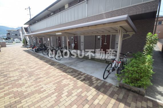 その他共有部分　大切な自転車も屋根付きの駐輪場があれば安心ですね。