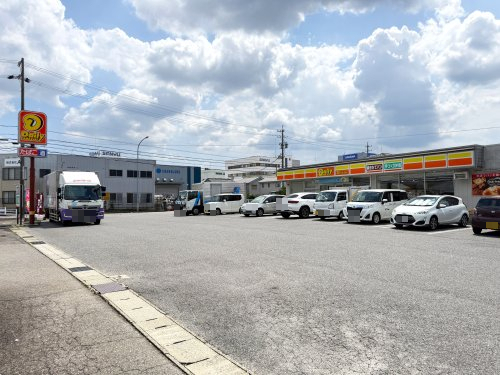 コンビニ　デイリーヤマザキ 小牧三ツ渕店（コンビニ）まで1180m