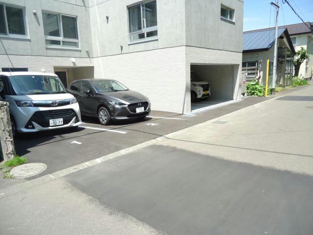 駐車場　駐車場