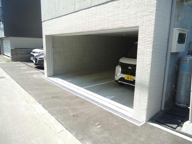 駐車場　駐車場