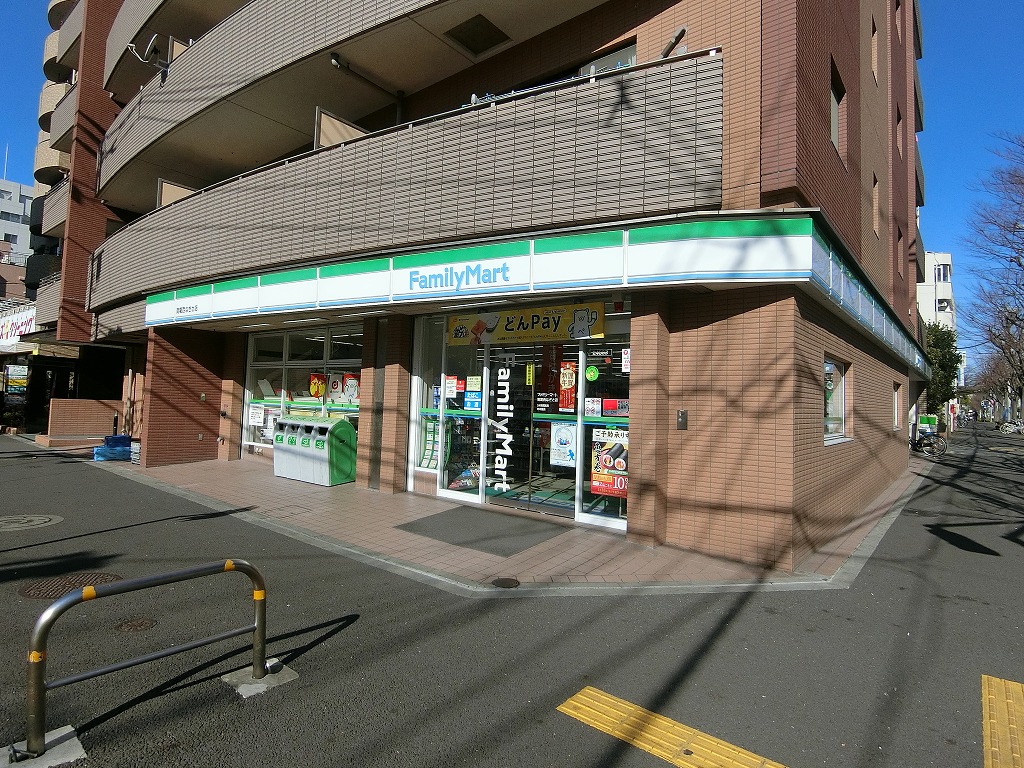コンビニ　ファミリーマート（コンビニ）まで30m