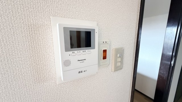 セキュリティ　モニタ付きインターホン♪