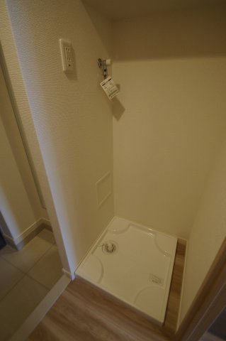 その他設備　防水パン付き室内洗濯機置場