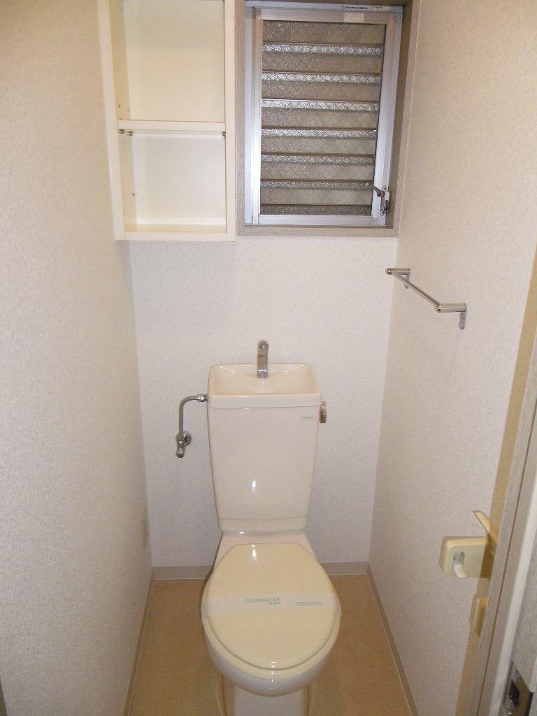 ファミーユ若葉のトイレ写真