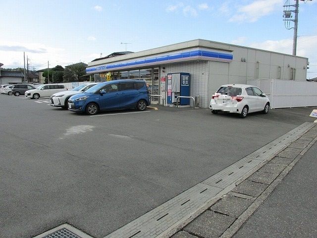 コンビニ　ローソン那須烏山旭一丁目東店（コンビニ）まで660m