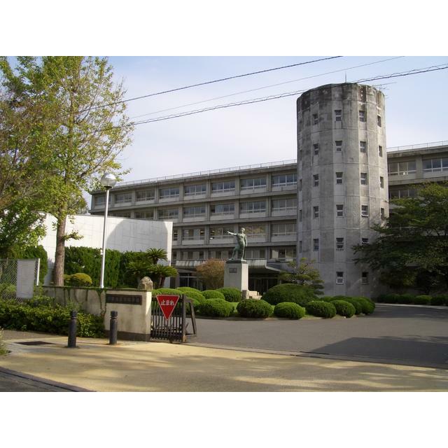 その他　神奈川県警察学校・・・春は、桜の花が満開でとてもきれいです。（その他）まで833m