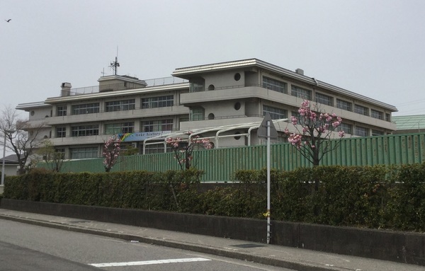 中学校　金沢市立北鳴中学校（中学校）まで1939m