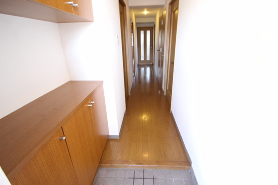 玄関　※別部屋の写真です