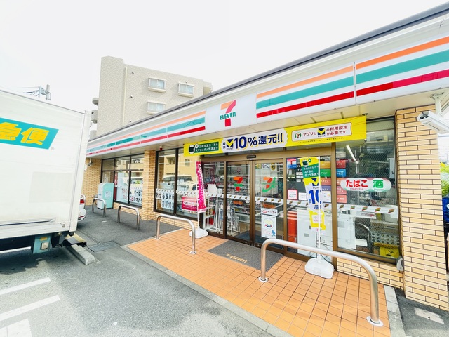 コンビニ　セブンイレブン横浜本村南店（コンビニ）まで391m