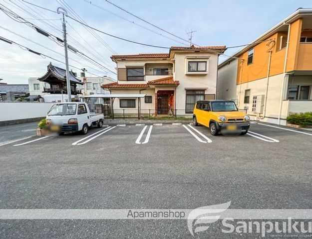 駐車場　駐車場