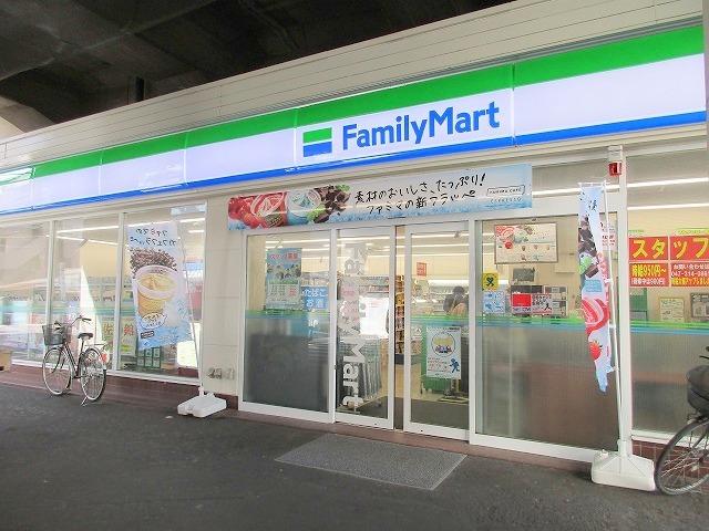 コンビニ　ファミリーマート（コンビニ）まで507m