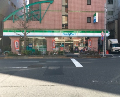 コンビニ　ファミリーマート神田佐久間町店（コンビニ）まで126m