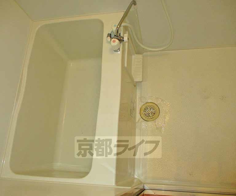 バス・シャワールーム　二口ガスコンロ設置可能です。