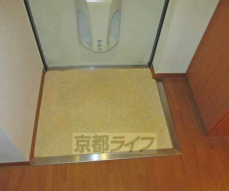 玄関　キッチン全体です。