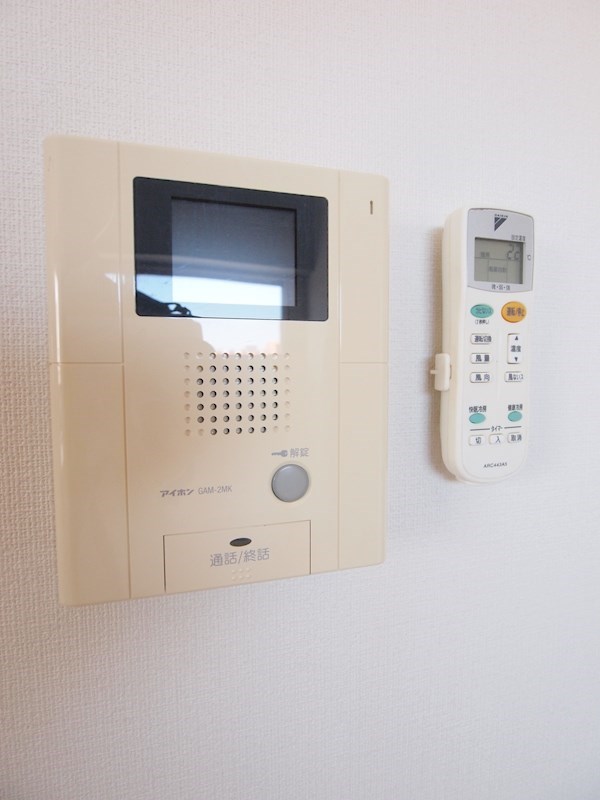 セキュリティ　モニター付きインターホン