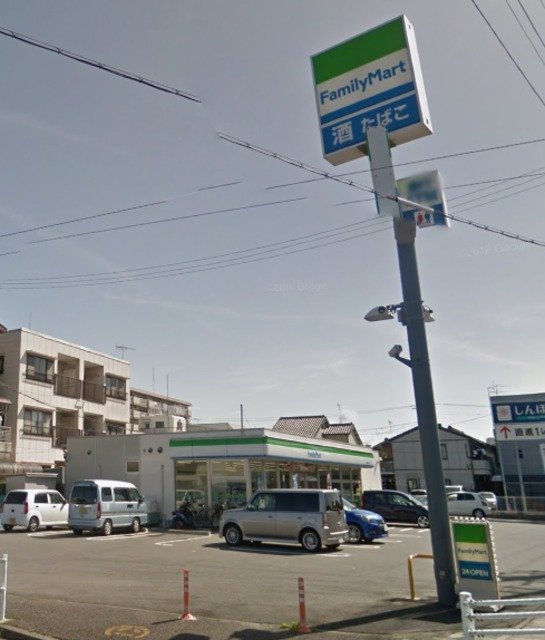 コンビニ　ファミリーマート北名古屋六ツ師店（コンビニ）まで427m