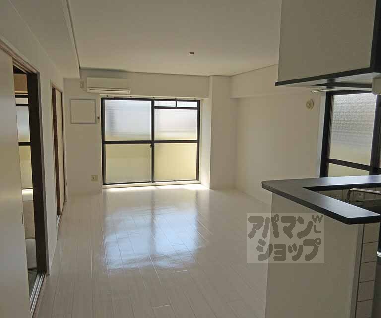 居室・リビング　とても広々としたお部屋ですよ