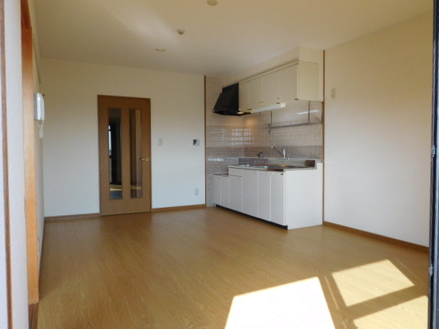 居室・リビング　これまた、明るいお部屋ですねー。ですよねー。はい