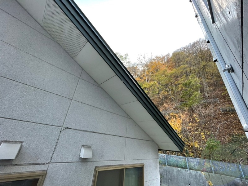 眺望　静かな住宅街の雰囲気と、緑が楽しめる眺望となっております。