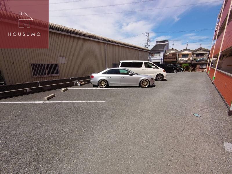 駐車場　車をお持ちの方に嬉しい駐車場付きの物件です