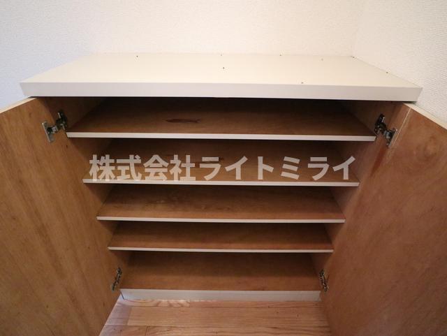 収納　収納 シューズボックス?