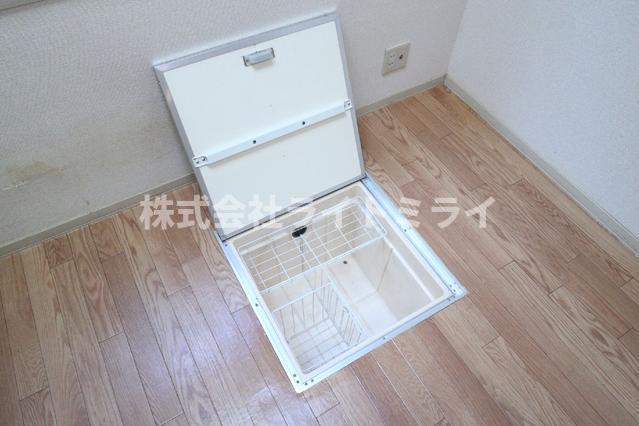 その他設備　収納 床下収納?
