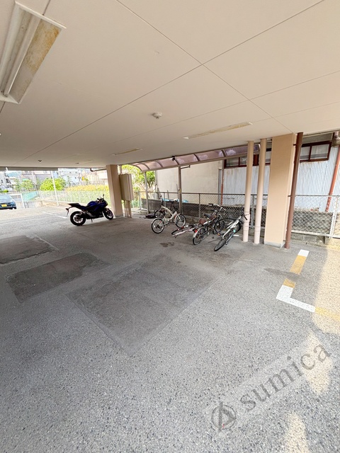 その他共有部分　屋根付き駐輪場が嬉しいです♪♪