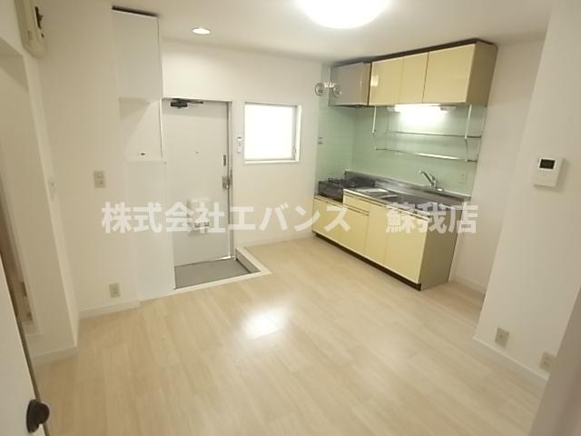 居室・リビング　こちらの居間で趣味の時間をお楽しみください