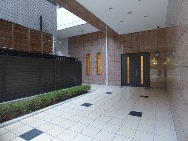 エントランス　２４時間換気システム完備