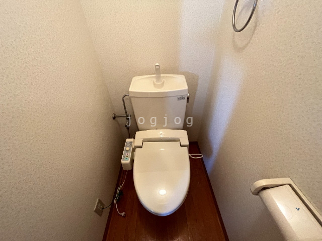 トイレ　温水洗浄便座付き