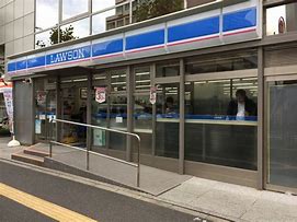コンビニ　ローソン 西早稲田駅前店（コンビニ）まで324m