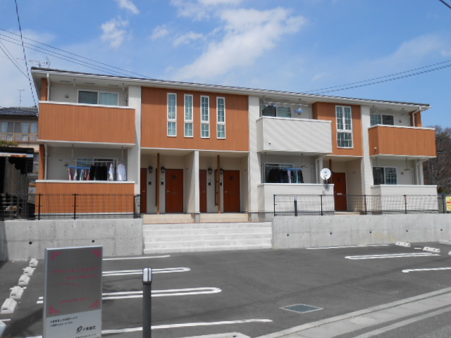 建物外観　バルコニー・玄関側を南方向より撮影